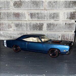 ERTL 1/18 AMERICAN MUSCLE BLUE 1969 DODGE SUPER BEE Six Pack Die Cast